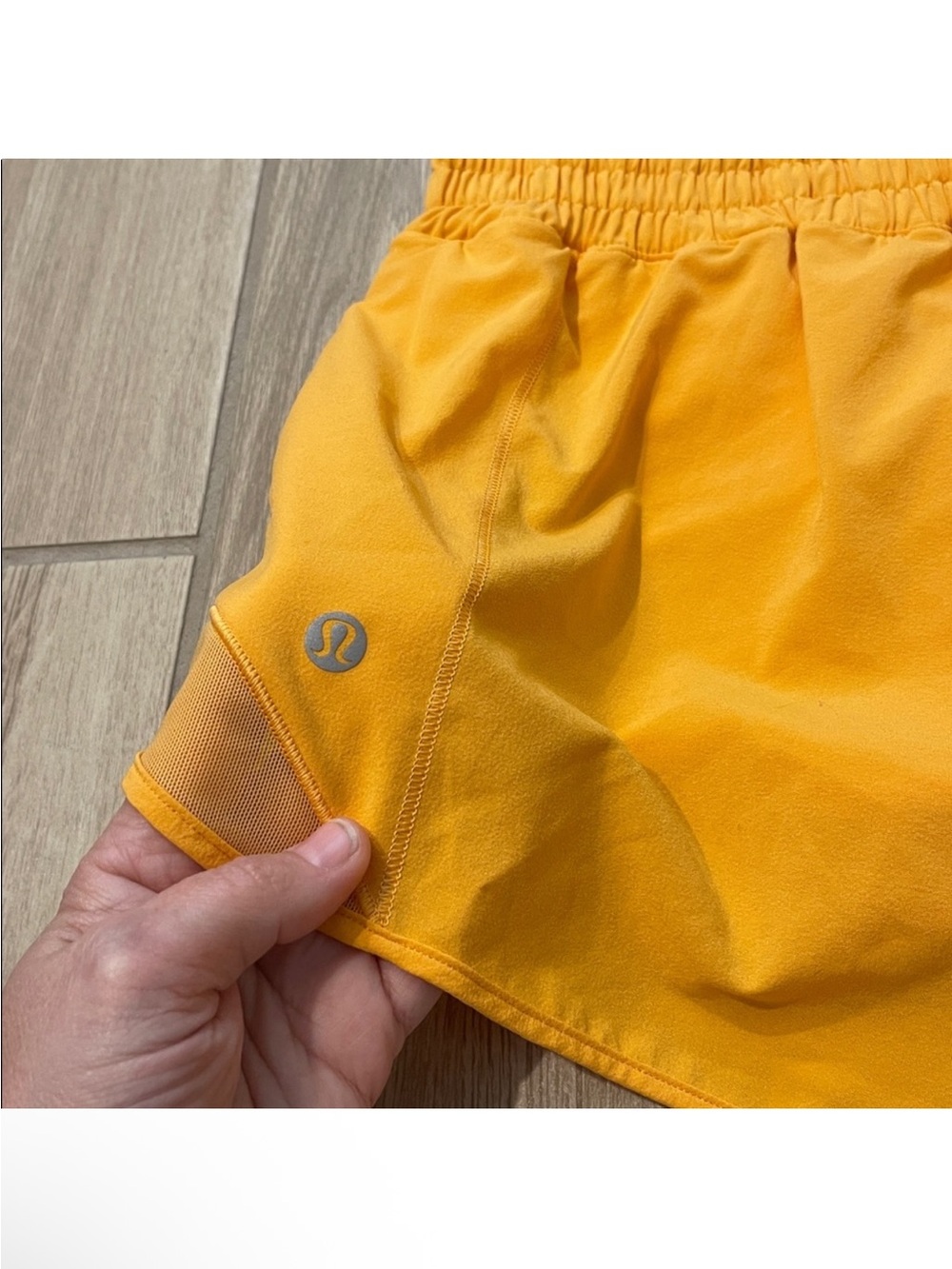 Lululemon Hotty Hot High Rise Shorts 2.5” Mango Dream Sz 8 - Picture 10 of 11